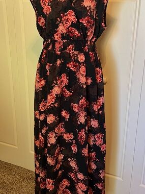 Cupshe Black Maxi Dress with Pink Floral Print - Sz M